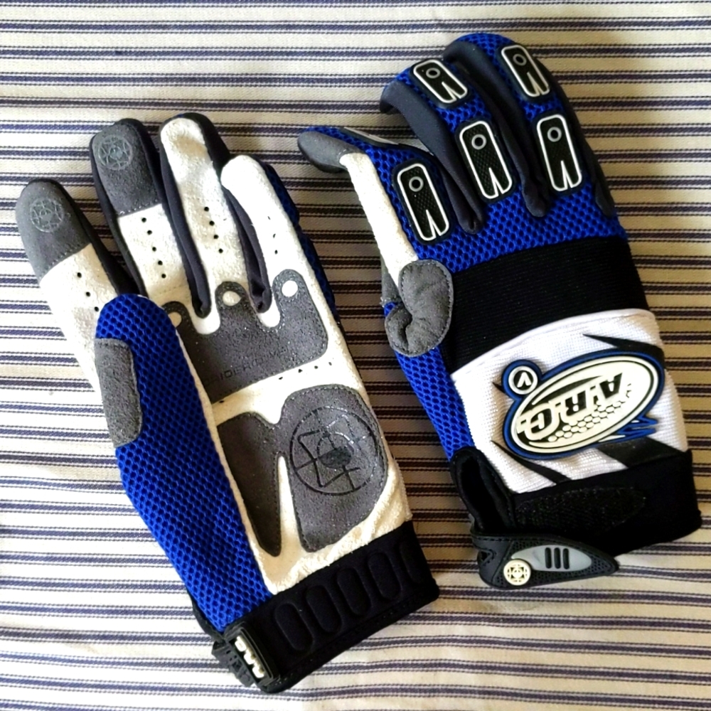 NWOT Adult small ARC riding gloves, motorb…